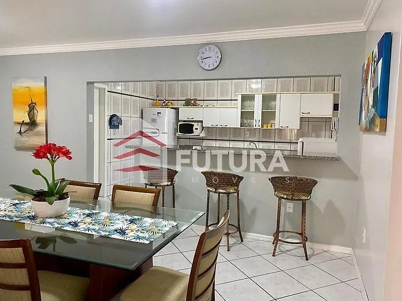 Apartamento Na Avenida De 03 Quartos La048E Bombinhas