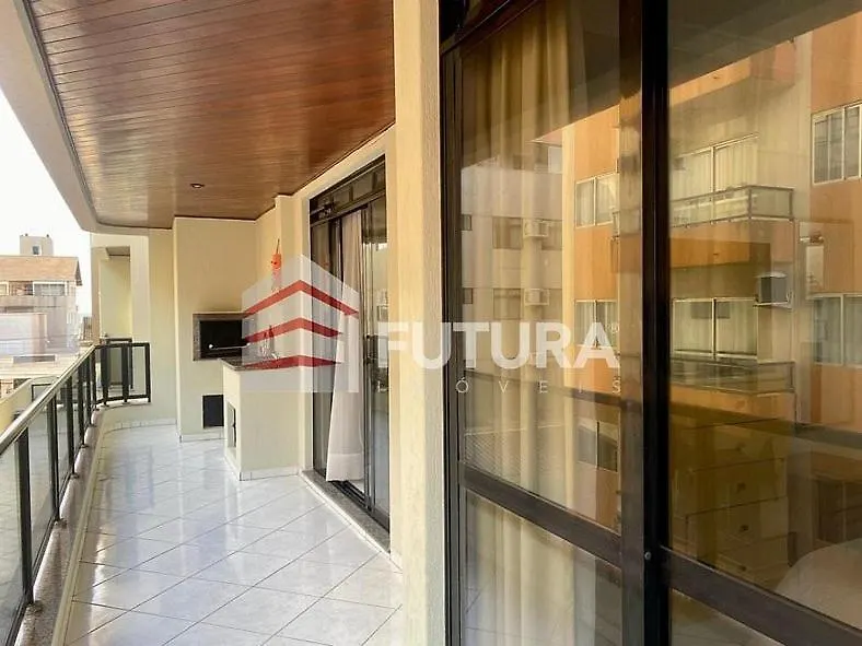 Apartamento Na Avenida De 03 Quartos La048E Bombinhas